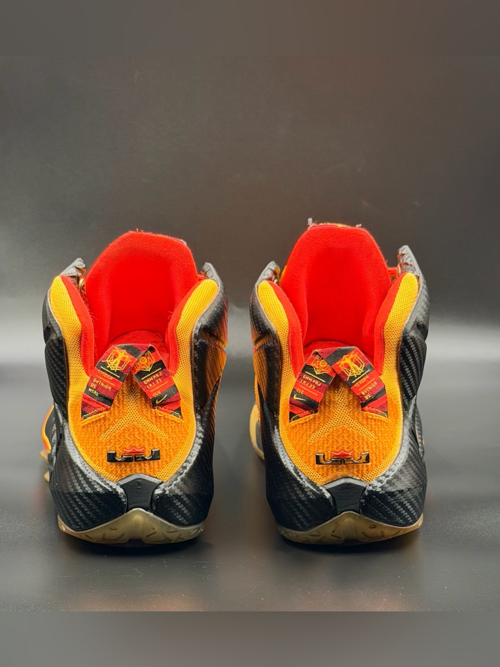 Nike LeBron 12 'CLE' - Picture 4 of 11
